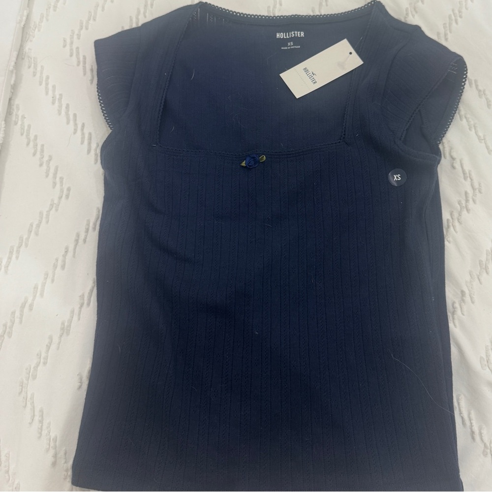 Hollister Women's Dark Blue Top